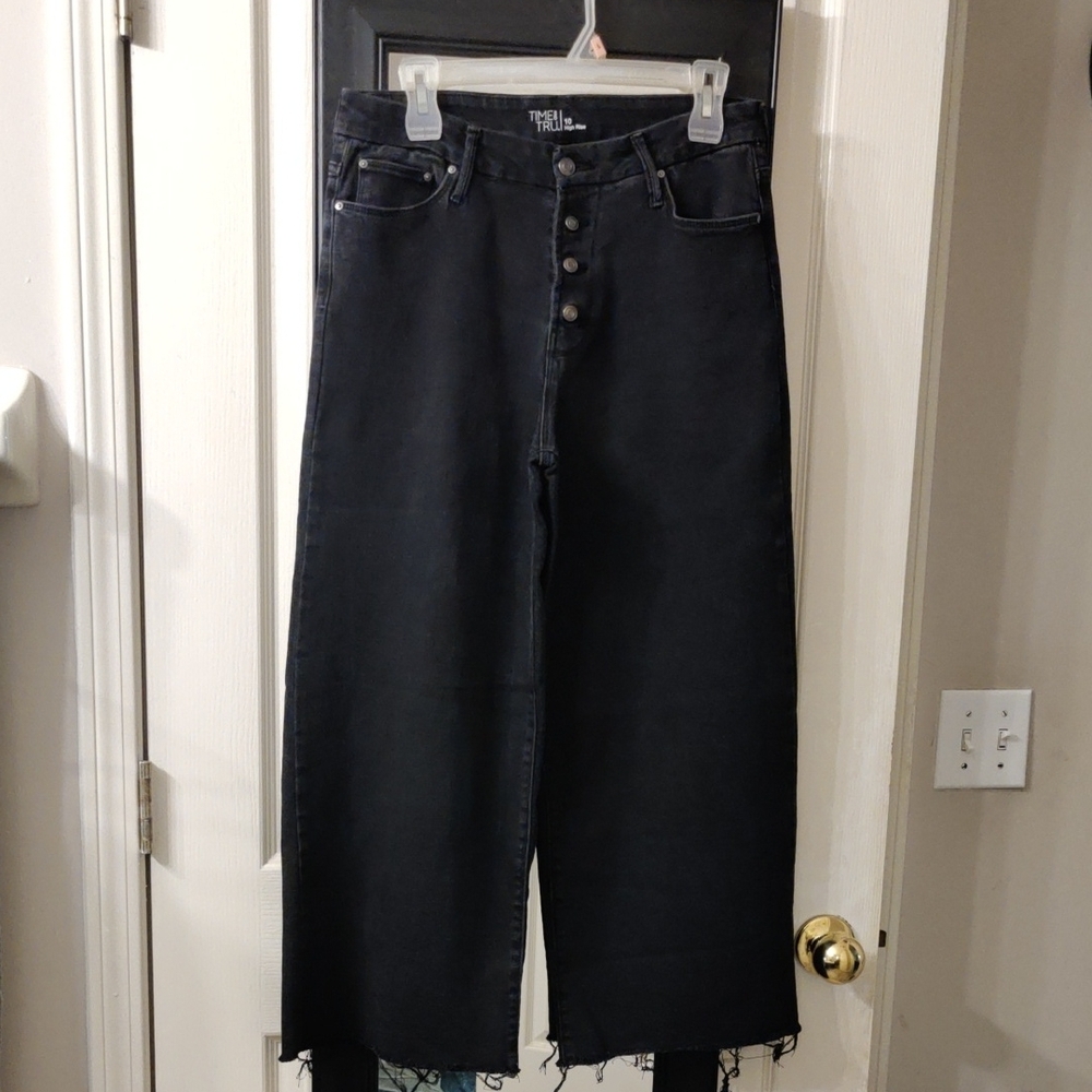NWOT Black High-Waisted Jeans